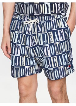 Tommy Jeans Szorty plażowe DM0DM15971 Granatowy Regular Fit ze sklepu MODIVO w kategorii Kąpielówki - zdjęcie 168551421