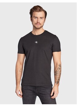 Calvin Klein Jeans T-Shirt Monogram J30J322466 Czarny Regular Fit ze sklepu MODIVO w kategorii T-shirty męskie - zdjęcie 168553014