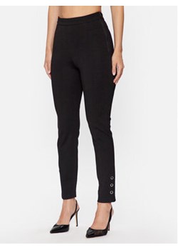 Guess Spodnie materiałowe Claudia W3YB04 KBJP2 Czarny Slim Fit ze sklepu MODIVO w kategorii Spodnie damskie - zdjęcie 168553230