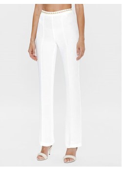 Marciano Guess Spodnie materiałowe Nausica 3GGB08 9630Z Biały Regular Fit ze sklepu MODIVO w kategorii Spodnie damskie - zdjęcie 168554893