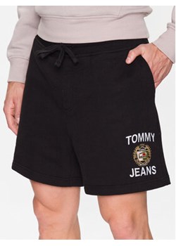 Tommy Jeans Szorty sportowe Luxe DM0DM16424 Czarny Regular Fit ze sklepu MODIVO w kategorii Spodenki męskie - zdjęcie 168555131