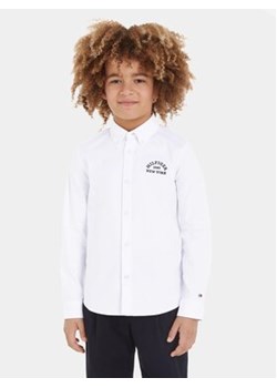 Tommy Hilfiger Koszula Varsity KB0KB08516 Biały Regular Fit ze sklepu MODIVO w kategorii Koszule chłopięce - zdjęcie 168558251