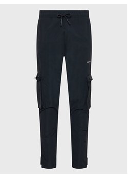 Night Addict Spodnie dresowe MTR-NAAPOLLO Czarny Regular Fit ze sklepu MODIVO w kategorii Spodnie męskie - zdjęcie 168558350
