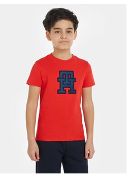 Tommy Hilfiger T-Shirt KS0KS00527 Czerwony Regular Fit ze sklepu MODIVO w kategorii T-shirty chłopięce - zdjęcie 168559984