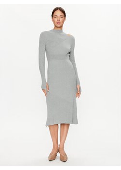 Calvin Klein Sukienka dzianinowa K20K205780 Szary Regular Fit ze sklepu MODIVO w kategorii Sukienki - zdjęcie 168560392