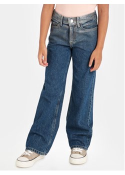 Calvin Klein Jeans Jeansy IG0IG02062 Niebieski Relaxed Fit ze sklepu MODIVO w kategorii Spodnie dziewczęce - zdjęcie 168561114
