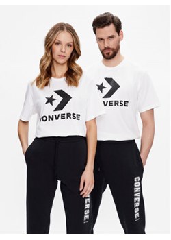 Converse T-Shirt Unisex Chuck Patch 10025458-A03 Biały Standard Fit ze sklepu MODIVO w kategorii Bluzki damskie - zdjęcie 168563452