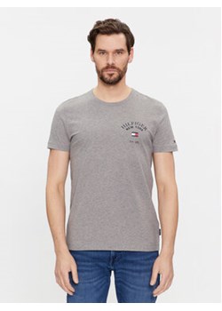 Tommy Hilfiger T-Shirt Arch Varsity MW0MW33689 Szary Regular Fit ze sklepu MODIVO w kategorii T-shirty męskie - zdjęcie 168565360