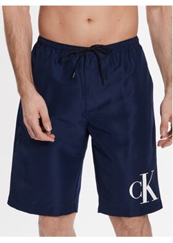 Calvin Klein Swimwear Szorty kąpielowe KM0KM00805 Granatowy Regular Fit ze sklepu MODIVO w kategorii Kąpielówki - zdjęcie 168567942