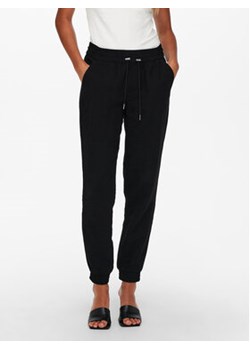 ONLY Spodnie dresowe 15203946 Czarny Regular Fit ze sklepu MODIVO w kategorii Spodnie damskie - zdjęcie 168571431