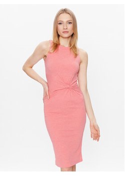 Guess Sukienka dzianinowa Ernestine W3GK25 KBPF0 Różowy Slim Fit ze sklepu MODIVO w kategorii Sukienki - zdjęcie 168575470