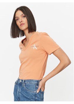 Calvin Klein Jeans T-Shirt J20J221429 Pomarańczowy Regular Fit ze sklepu MODIVO w kategorii Bluzki damskie - zdjęcie 168575670