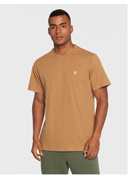 47 Brand T-Shirt Base Runner BB017TEMBRT561487QL Brązowy Regular Fit ze sklepu MODIVO w kategorii T-shirty męskie - zdjęcie 168575951