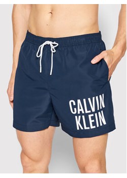 Calvin Klein Swimwear Szorty kąpielowe Intense Power KM0KM00701 Granatowy Regular Fit ze sklepu MODIVO w kategorii Kąpielówki - zdjęcie 168577982