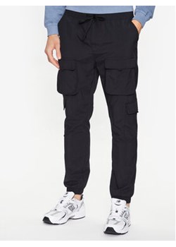 Brave Soul Joggery MTR-JUMP Czarny Regular Fit ze sklepu MODIVO w kategorii Spodnie męskie - zdjęcie 168579104