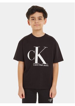 Calvin Klein Jeans T-Shirt IB0IB01899 Czarny Regular Fit ze sklepu MODIVO w kategorii T-shirty chłopięce - zdjęcie 168583931