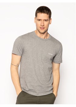 Calvin Klein T-Shirt Chest Logo K10K104062 Szary Regular Fit ze sklepu MODIVO w kategorii T-shirty męskie - zdjęcie 168586954