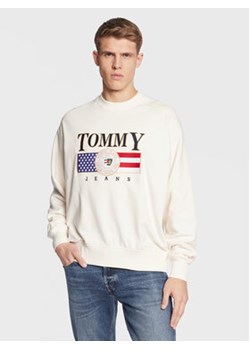 Tommy Jeans Bluza Luxe DM0DM15717 Écru Regular Fit ze sklepu MODIVO w kategorii Bluzy męskie - zdjęcie 168589110
