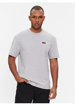 Calvin Klein T-Shirt K10K112749 Szary Comfort Fit ze sklepu MODIVO w kategorii T-shirty męskie - zdjęcie 168589901