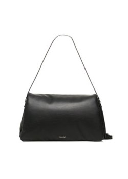 Calvin Klein Torebka Puffed Shoulder Bag K60K611020 Czarny ze sklepu MODIVO w kategorii Listonoszki - zdjęcie 168592100