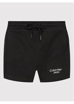 Calvin Klein Jeans Szorty sportowe Stacked Logo IB0IB01180 Czarny Regular Fit ze sklepu MODIVO w kategorii Spodenki chłopięce - zdjęcie 168593803