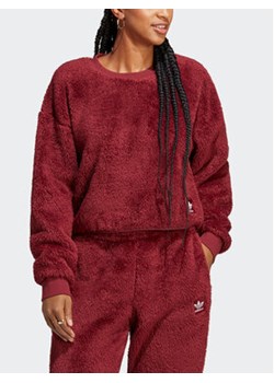adidas Bluza Essentials+ Fluffy Teddy Sweater HY1725 Czerwony Loose Fit ze sklepu MODIVO w kategorii Bluzy damskie - zdjęcie 168593911