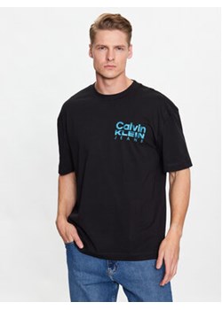 Calvin Klein Jeans T-Shirt J30J324225 Czarny Regular Fit ze sklepu MODIVO w kategorii T-shirty męskie - zdjęcie 168594573