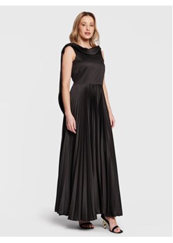 Closet London Sukienka wieczorowa D7993 Czarny Regular Fit ze sklepu MODIVO w kategorii Sukienki - zdjęcie 168595221