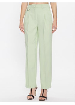 Selected Femme Spodnie materiałowe Doah 16088117 Zielony Regular Fit ze sklepu MODIVO w kategorii Spodnie damskie - zdjęcie 168595694