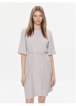 Calvin Klein Sukienka codzienna K20K206375 Szary Regular Fit ze sklepu MODIVO w kategorii Sukienki - zdjęcie 168596051