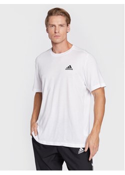 adidas T-Shirt Aeroready Designed 2 Move Feelready GT5558 Biały Regular Fit ze sklepu MODIVO w kategorii T-shirty męskie - zdjęcie 168596414