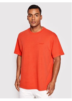 Levi's® T-Shirt Red Tab™ Vintage A0637-0031 Czerwony Relaxed Fit ze sklepu MODIVO w kategorii T-shirty męskie - zdjęcie 168597034