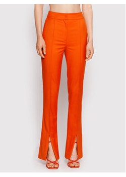 Patrizia Pepe Spodnie materiałowe 8P0424/A106-R753 Pomarańczowy Regular Fit ze sklepu MODIVO w kategorii Spodnie damskie - zdjęcie 168597194