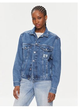 Calvin Klein Jeans Kurtka jeansowa J20J222788 Niebieski Regular Fit ze sklepu MODIVO w kategorii Kurtki damskie - zdjęcie 168597572