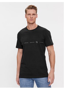Calvin Klein Jeans T-Shirt Logo Repeat J30J324668 Czarny Regular Fit ze sklepu MODIVO w kategorii T-shirty męskie - zdjęcie 168598013