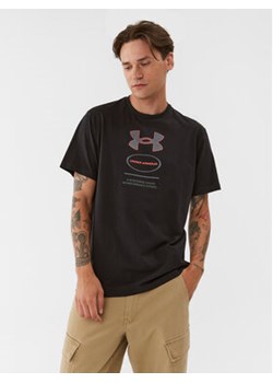 Under Armour T-Shirt Ua Core Novelty Graphic Ss 1380957 Czarny Loose Fit ze sklepu MODIVO w kategorii T-shirty męskie - zdjęcie 168598602