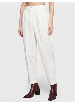 Tommy Hilfiger Spodnie materiałowe WW0WW37287 Biały Tapered Fit ze sklepu MODIVO w kategorii Spodnie damskie - zdjęcie 168599721