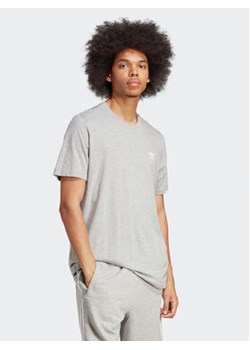 adidas T-Shirt Trefoil Essentials A4865 Szary Regular Fit ze sklepu MODIVO w kategorii T-shirty męskie - zdjęcie 168600782