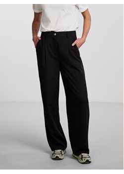 Pieces Spodnie materiałowe Thelma 17137934 Czarny Relaxed Fit ze sklepu MODIVO w kategorii Spodnie damskie - zdjęcie 168602831