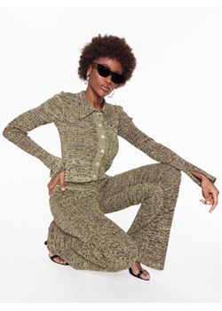 Remain Spodnie dzianinowe Firm Rib Straight RM2102 Zielony Regular Fit ze sklepu MODIVO w kategorii Spodnie damskie - zdjęcie 168604801