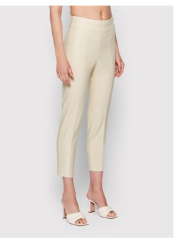 Peserico Spodnie materiałowe P04634J0 Beżowy Regular Fit ze sklepu MODIVO w kategorii Spodnie damskie - zdjęcie 168605163