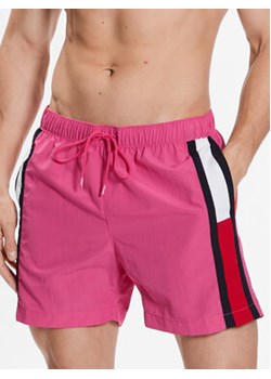 Tommy Hilfiger Szorty kąpielowe UM0UM02730 Różowy Slim Fit ze sklepu MODIVO w kategorii Kąpielówki - zdjęcie 168605901
