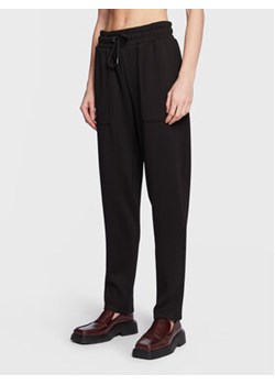 Moss Copenhagen Spodnie dresowe Ima 16569 Czarny Regular Fit ze sklepu MODIVO w kategorii Spodnie damskie - zdjęcie 168611053