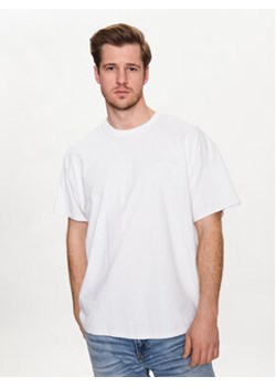 BDG Urban Outfitters T-Shirt 76520857 Biały Loose Fit ze sklepu MODIVO w kategorii T-shirty męskie - zdjęcie 168613283