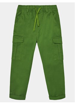United Colors Of Benetton Spodnie materiałowe 4HK2CF01V Zielony Straight Fit ze sklepu MODIVO w kategorii Spodnie chłopięce - zdjęcie 168613743