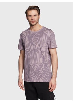 Outhorn T-Shirt TTSHM100 Fioletowy Regular Fit ze sklepu MODIVO w kategorii T-shirty męskie - zdjęcie 168614181
