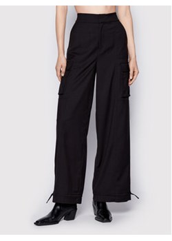 Gestuz Spodnie materiałowe Noragz 10906317 Czarny Loose Fit ze sklepu MODIVO w kategorii Spodnie damskie - zdjęcie 168615180