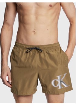 Calvin Klein Swimwear Szorty kąpielowe KM0KM00800 Khaki Regular Fit ze sklepu MODIVO w kategorii Kąpielówki - zdjęcie 168617223