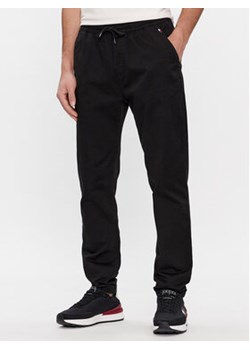 Tommy Jeans Joggery Austin DM0DM18343 Czarny Regular Fit ze sklepu MODIVO w kategorii Spodnie męskie - zdjęcie 168617841