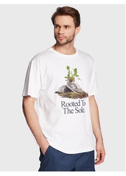 New Balance T-Shirt MT23570 Biały Relaxed Fit ze sklepu MODIVO w kategorii T-shirty męskie - zdjęcie 168617883